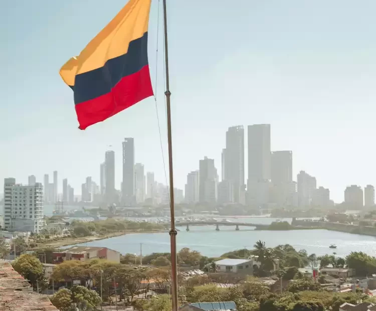 BANDEIRA-COLOMBIA-min